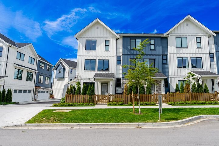 Property Photo: 1833 165A Street 101 BC V3Z 9N3