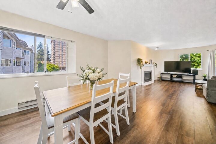 Property Photo: 11963 223 Street 209 BC V2X 5Y4