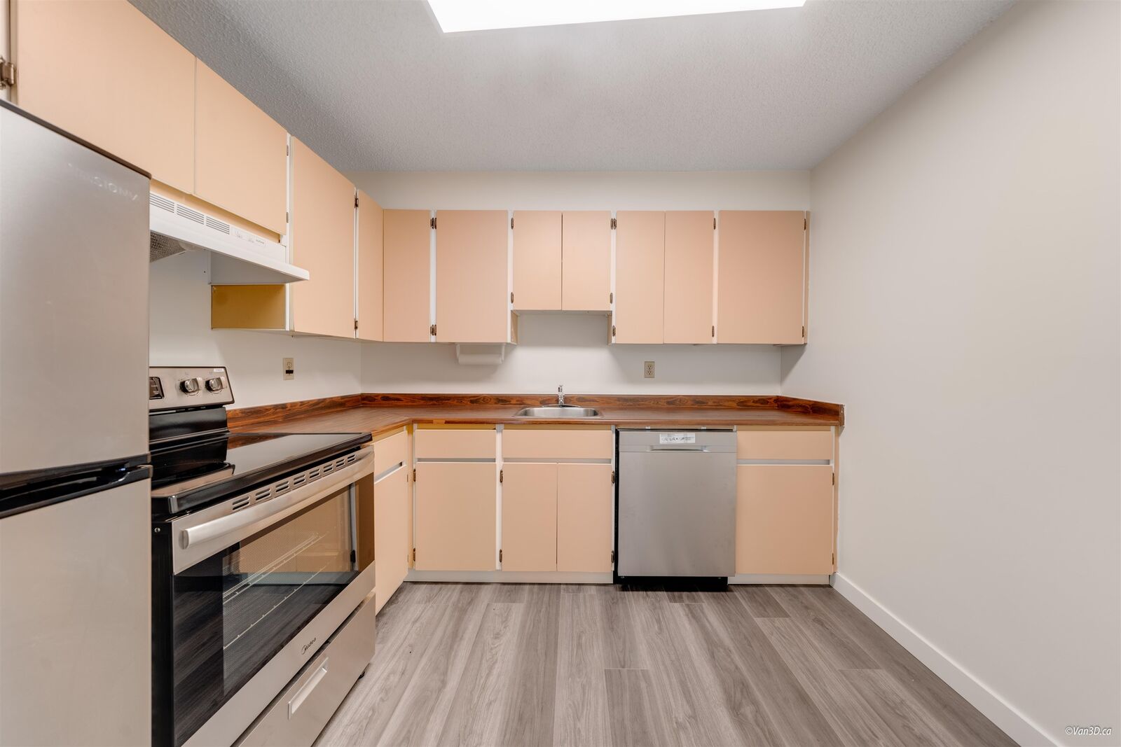 Property Photo:  6611 Minoru Boulevard 506  BC V6Y 1Y9 