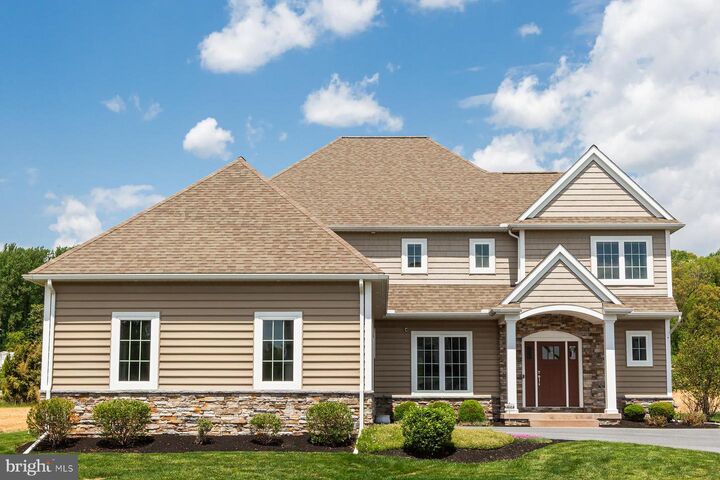 Property Photo: 425 E Delp Road PA 17601