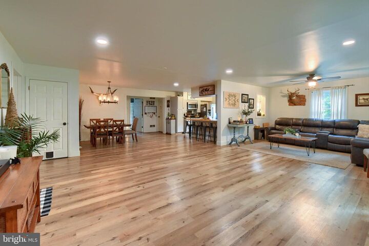 Property Photo:  33 Crull Trace  PA 17040 