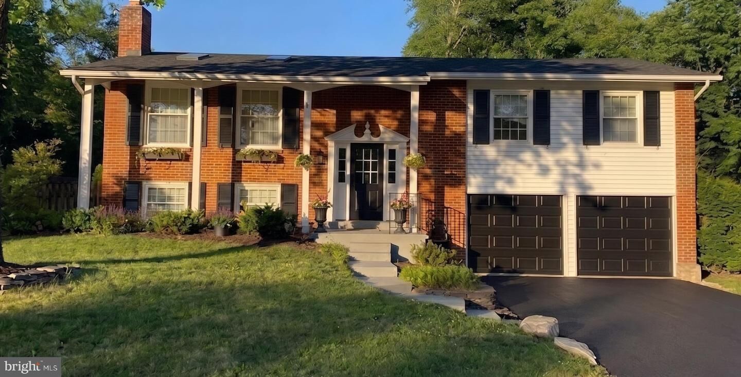Property Photo:  7001 Spur Road  VA 22153 