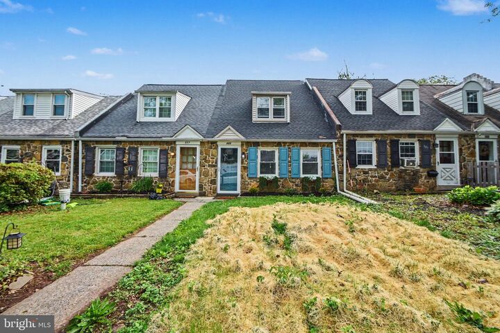 Property Photo:  885 Woodlawn Avenue  PA 19460 