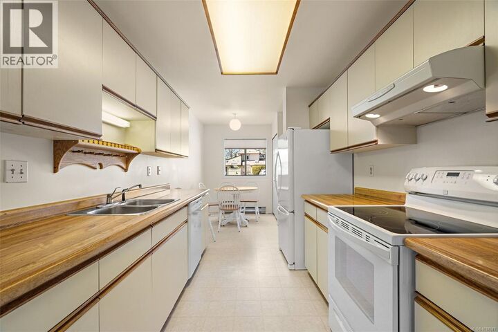 Property Photo:  10008 Third Street 5  BC V8L 3B3 