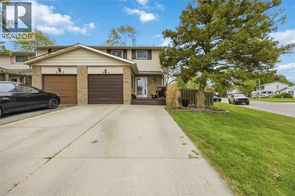 Property Photo:  854 Lanark Crescent  ON N7S 4E4 