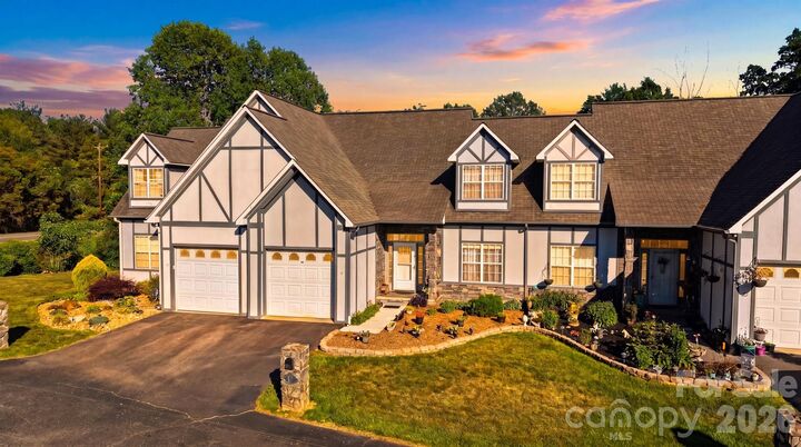 Property Photo:  19 Heron Cove Loop B  NC 28601 