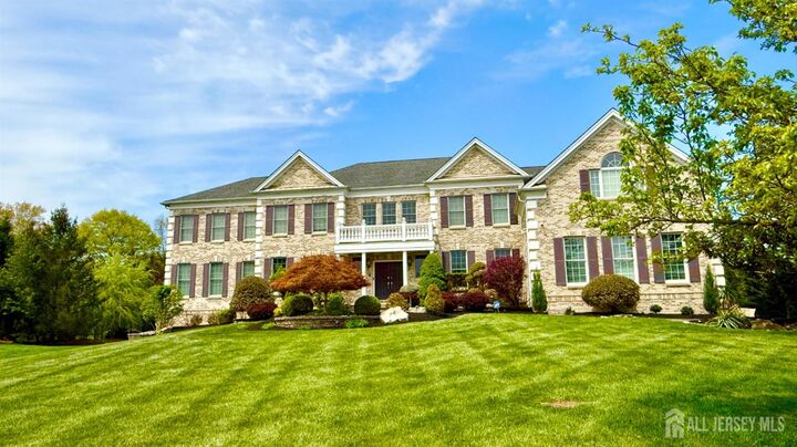 Property Photo:  3 Windhaven Court  NJ 08831 