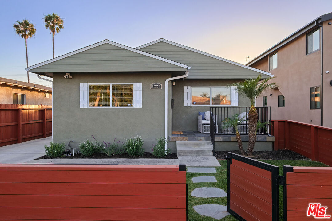 Property Photo:  6227 Long St  CA 90043 