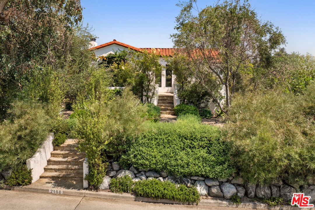 Property Photo: 2168 Princeton Ave CA 90026