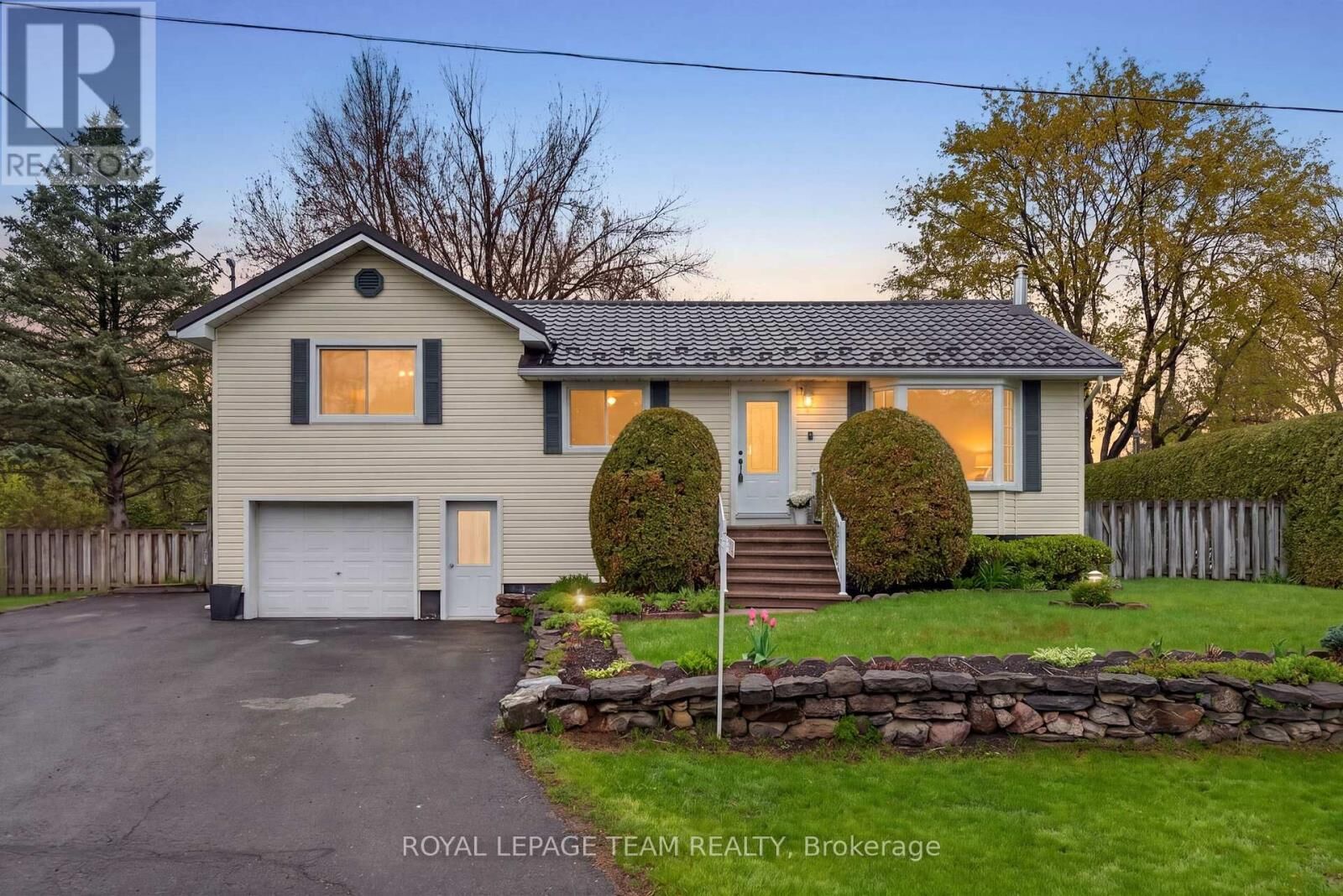 Property Photo:  1509 Mayrene Crescent  ON K4P 1B2 