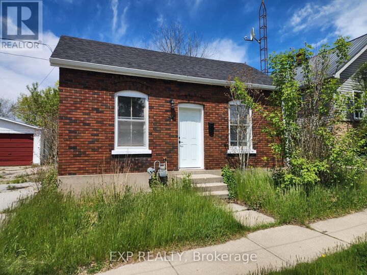 Property Photo:  32 Niagara Street  ON N3R 4E2 
