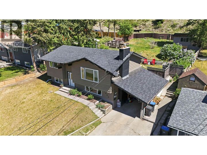 Property Photo: 1460 Twelfth Avenue BC V2G 3X4