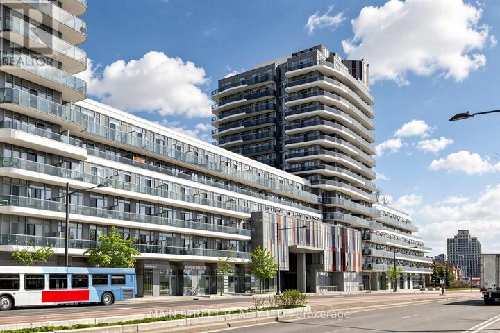 Property Photo:  9471 Yonge Street 334  ON L4C 0Z5 