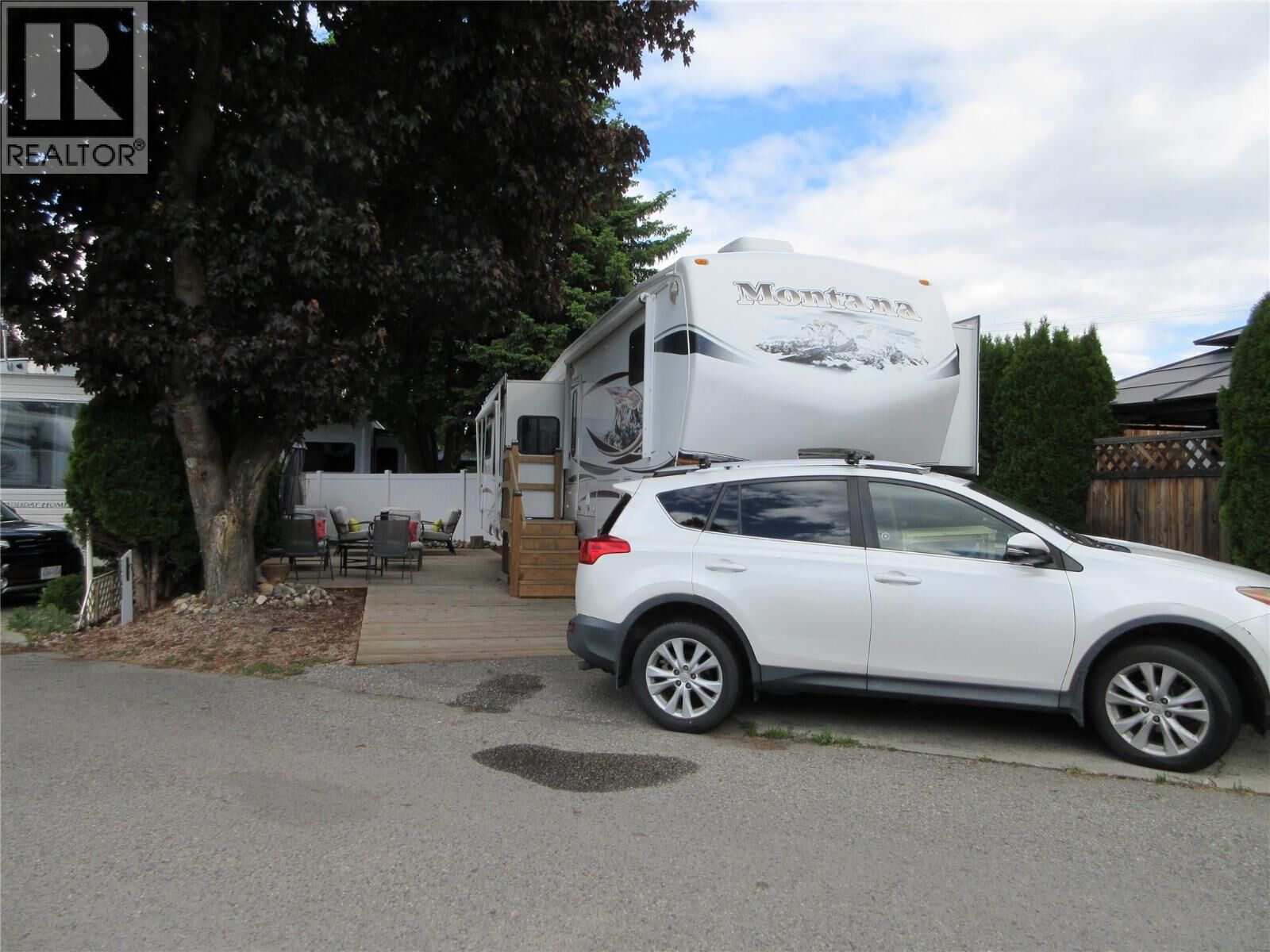 Property Photo:  415 Commonwealth Road 548  BC V4V 1P4 