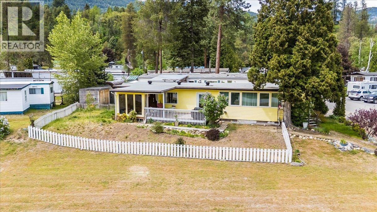 Property Photo: 500 16th Avenue 53 BC V0G 1G0