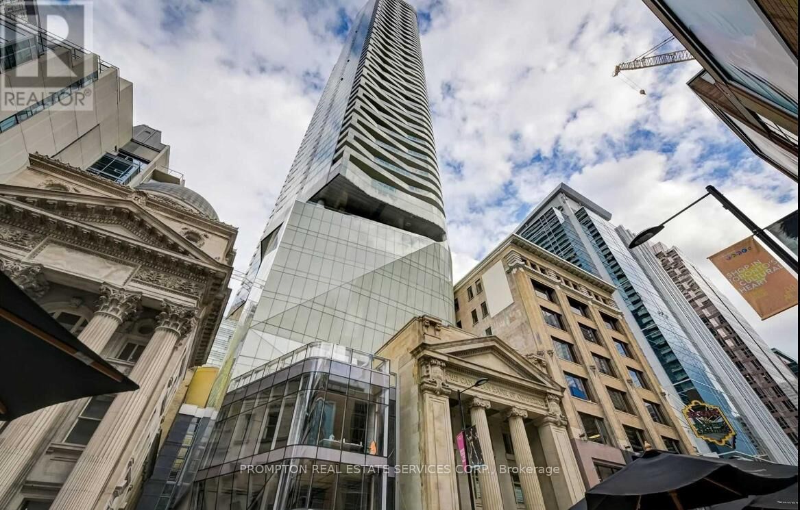Property Photo:  197 Yonge Street 3511  ON M5B 0C1 
