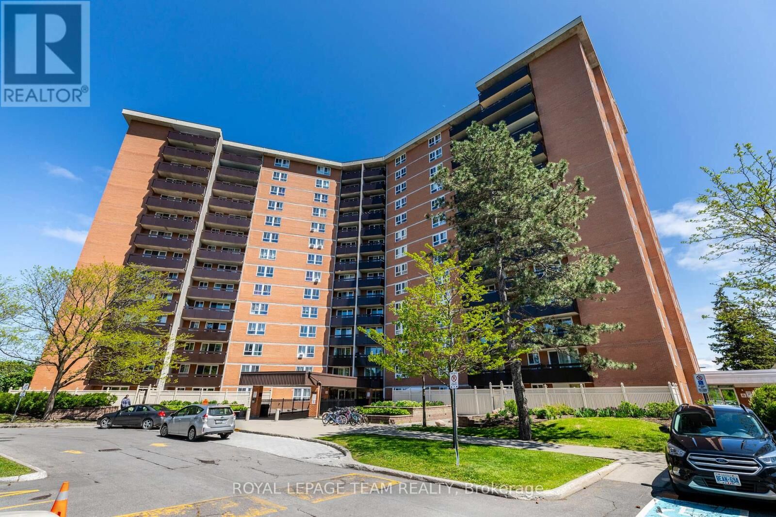 Property Photo:  2020 Jasmine Crescent 313  ON K1J 8K5 