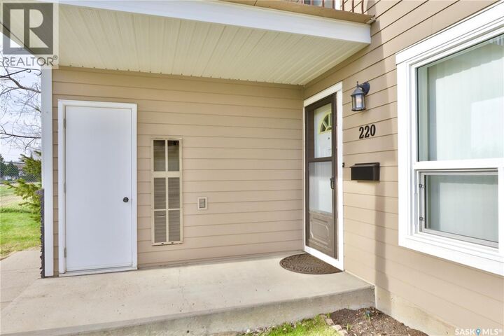 Property Photo:  220 Cedar Meadow Drive  SK S4X 3J6 