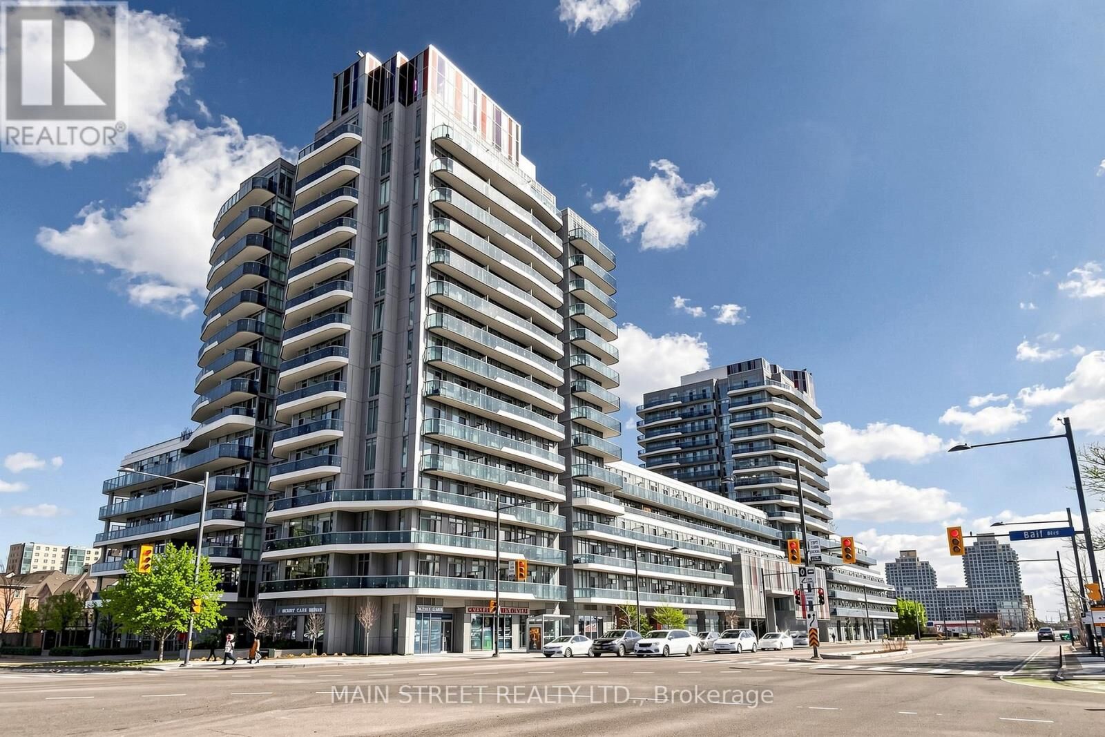 Property Photo:  9471 Yonge Street 335  ON L4C 0Z5 