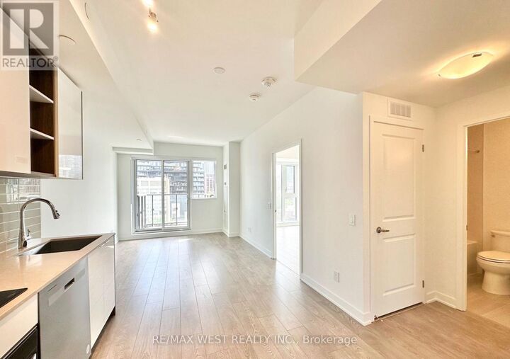 Property Photo:  543 Richmond Street West 808  ON M5V 0W9 