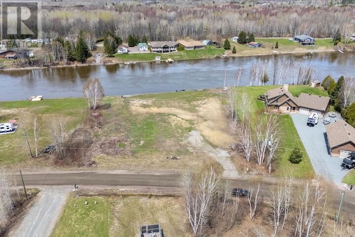 Property Photo:  515 Champagne Pin 490860186  ON P2B 2L9 