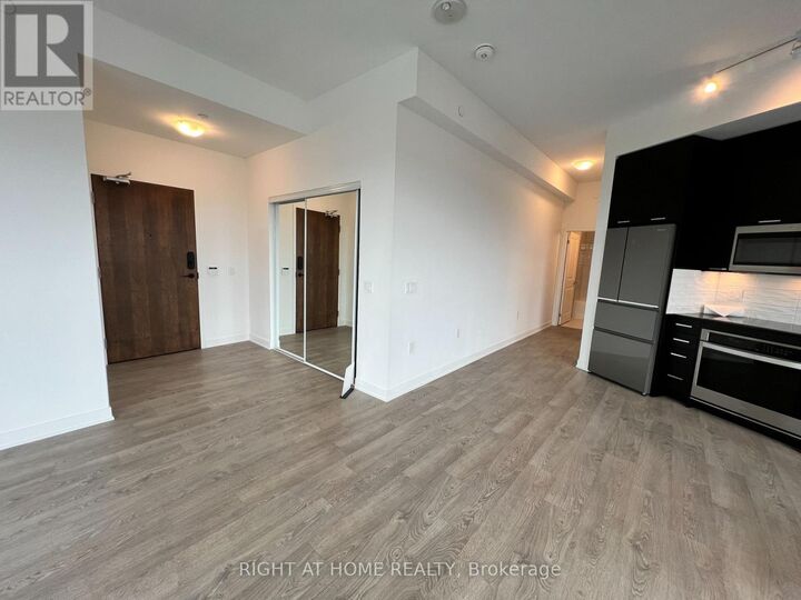 Property Photo:  120 Eagle Rock Way  ON L6A 5C2 