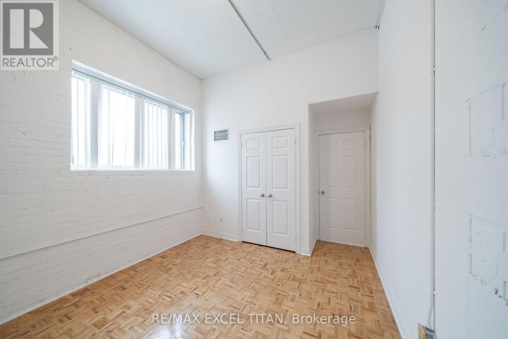 Property Photo:  1401 Dupont Street 605  ON M6H 2B1 