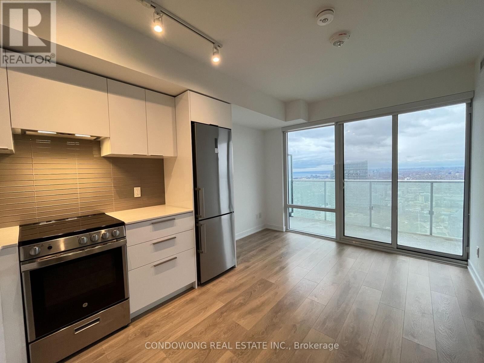 Property Photo:  501 Yonge Street 5101  ON M5B 0C1 
