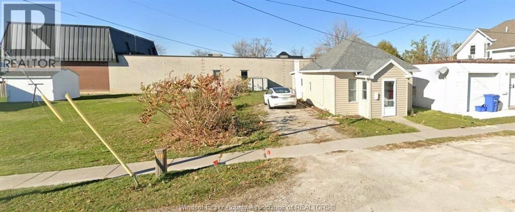Property Photo:  9 Medora Avenue West  ON N8M 2H7 
