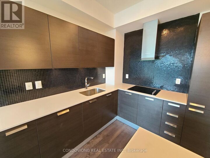 Property Photo:  9 Bogert Avenue 3709  ON M2N 5M6 