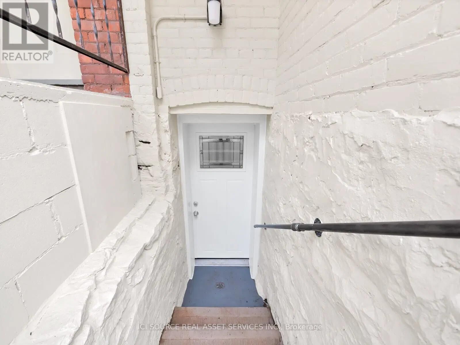 Property Photo:  132 Holton Avenue South 1  ON L8M 2L5 