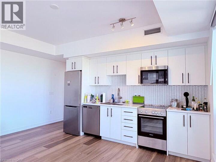 Property Photo:  5 Wellington Street South 1102  ON N2G 0E3 