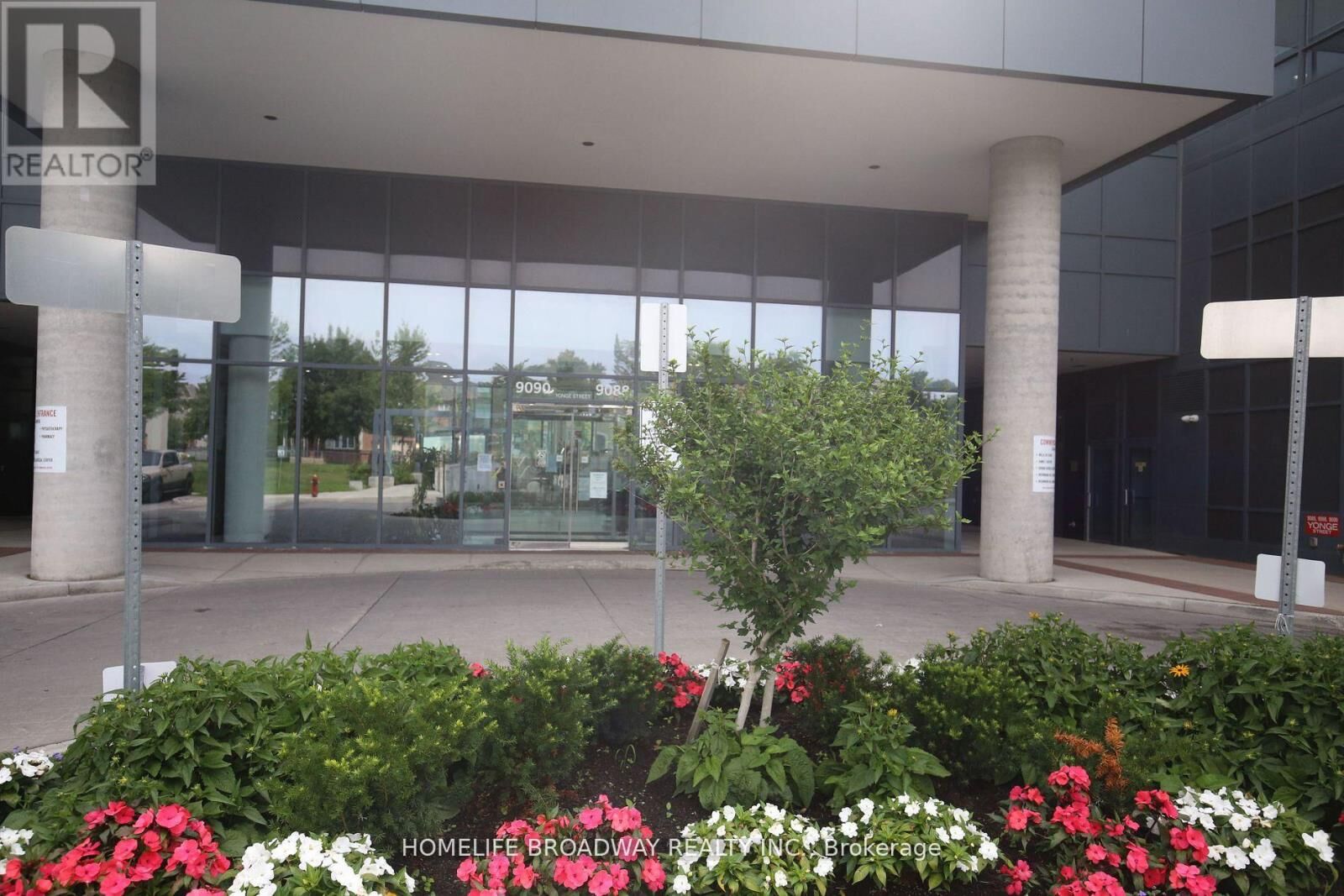 Property Photo:  9090 Yonge Street 1606B  ON L4C 0Z1 
