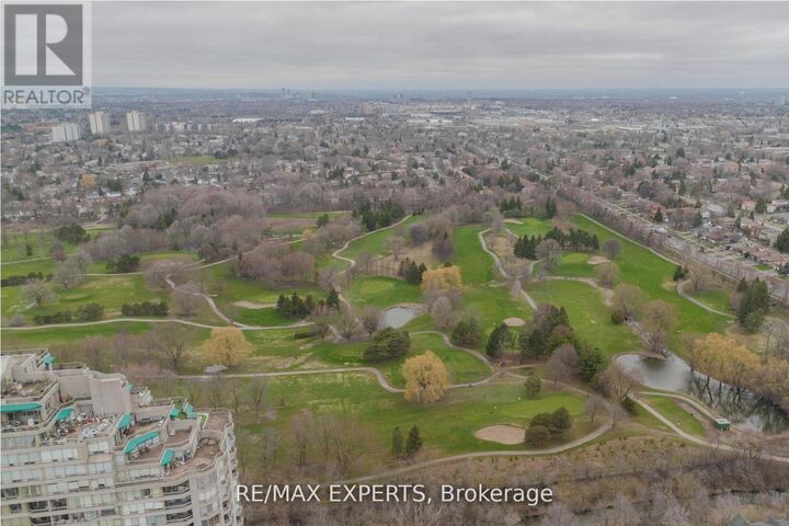 Property Photo:  138 Bonis Avenue 527  ON M1T 3V9 