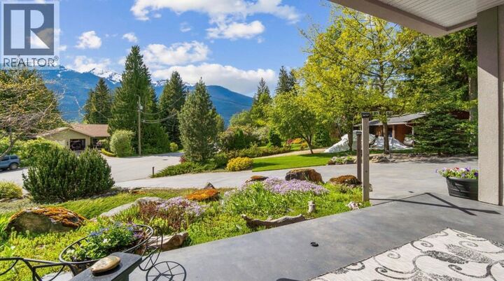 Property Photo: 427 Bayles Road BC V0G 1R1