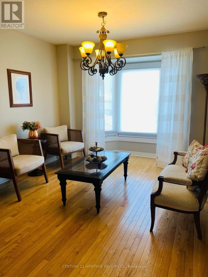 Property Photo:  101 Bentley Crescent  ON L4N 0Z1 