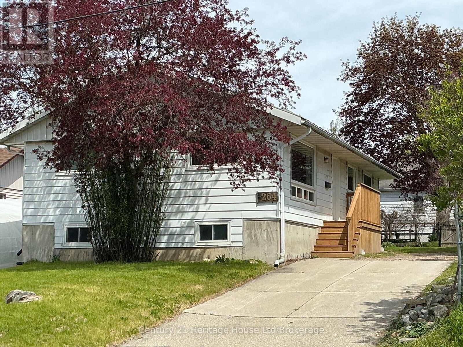 Property Photo:  264 Skye Street  ON N5C 2R4 