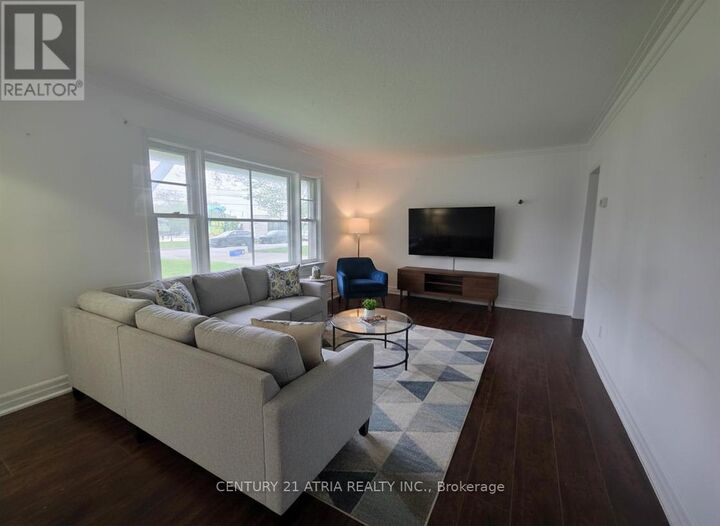 Property Photo:  18 Grandview Avenue Main  ON L3T 1G8 