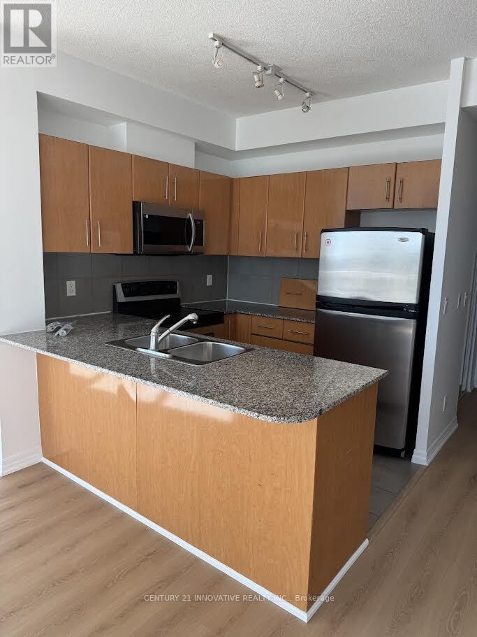 Property Photo: 16 Yonge Street 2209 ON M5E 2A1
