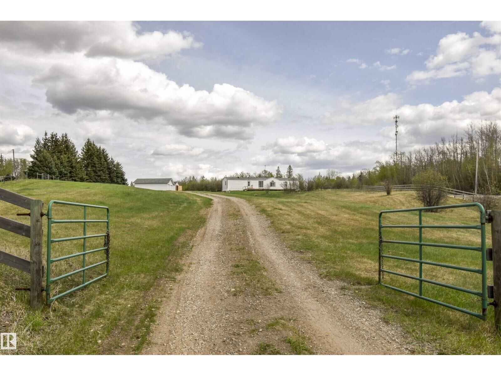 Property Photo: #40 2320 Twp Rd 540 AB T0E 1V0