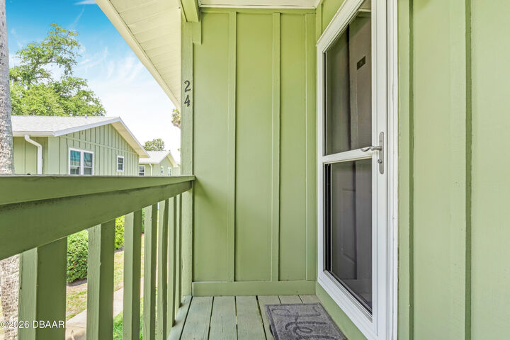 Property Photo: 840 Center Avenue 24 FL 32117