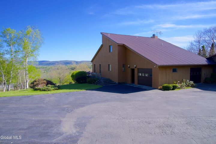 Property Photo:  229 Sprakers Road  NY 12160 