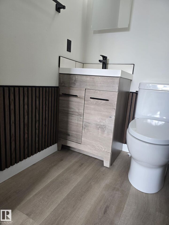 Property Photo:  11628 151 Avenue NW  AB T5X 1C6 
