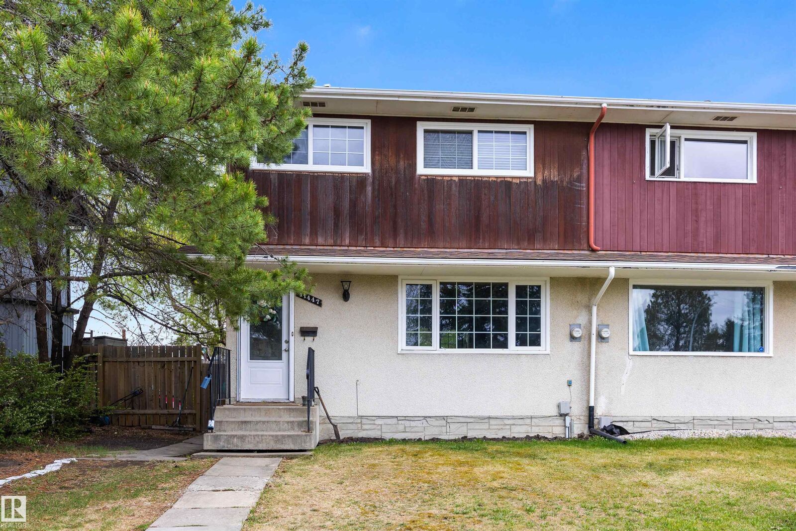 Property Photo:  11447 39 Avenue NW  AB T6J 0M5 