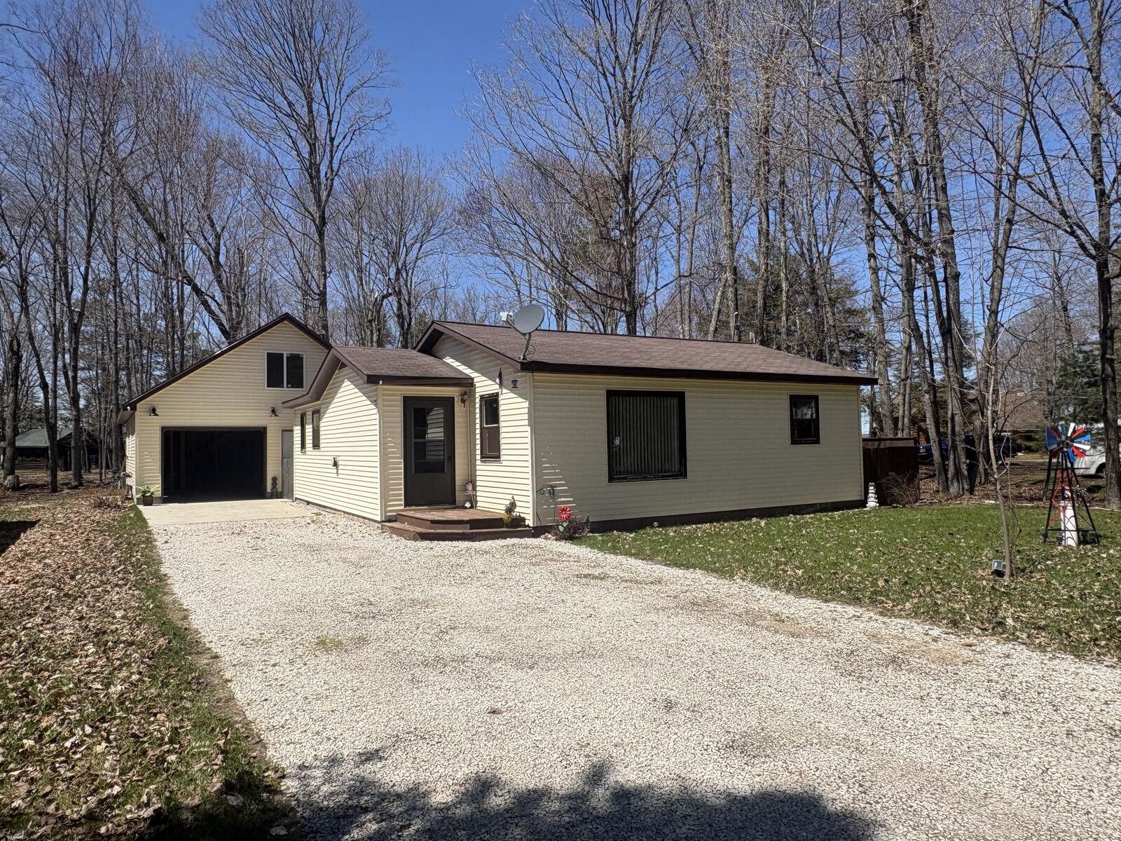 Property Photo: N7546 Millecoquin Lake Rd MI 49827