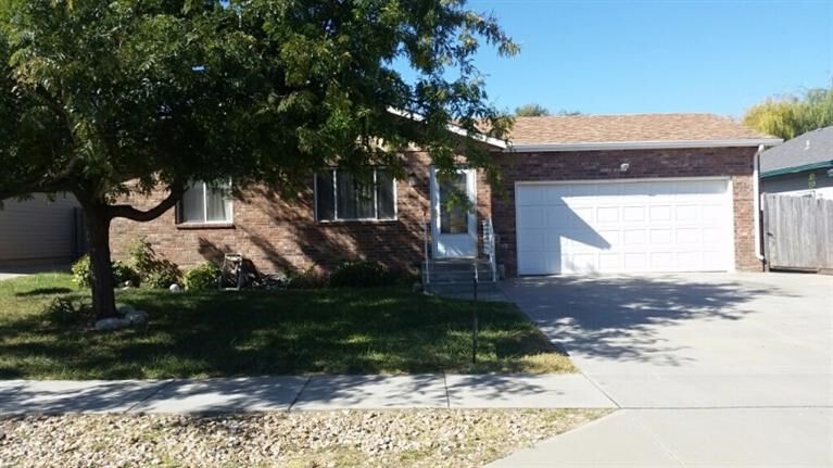 Property Photo: 2309 N Yosemite Parkway KS 67846