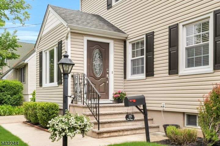 Property Photo:  15 Oak Pl  NJ 07506 