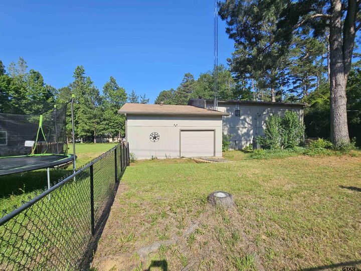 Property Photo:  411 Green Meadow Trail  TX 75765 