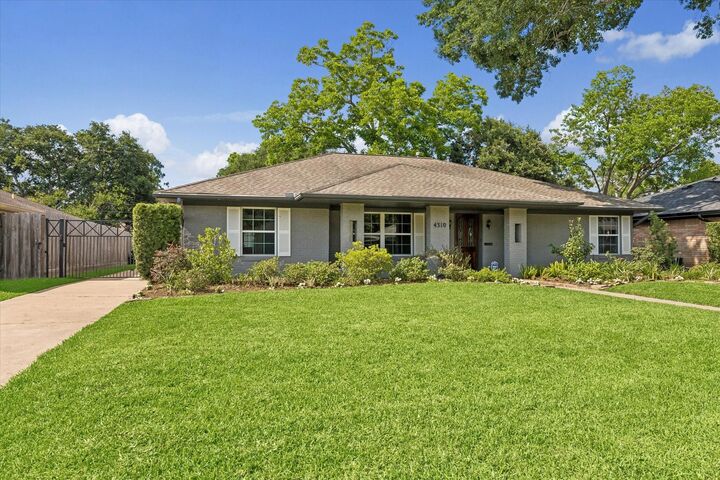 Property Photo:  4310 Tonawanda Drive  TX 77035 