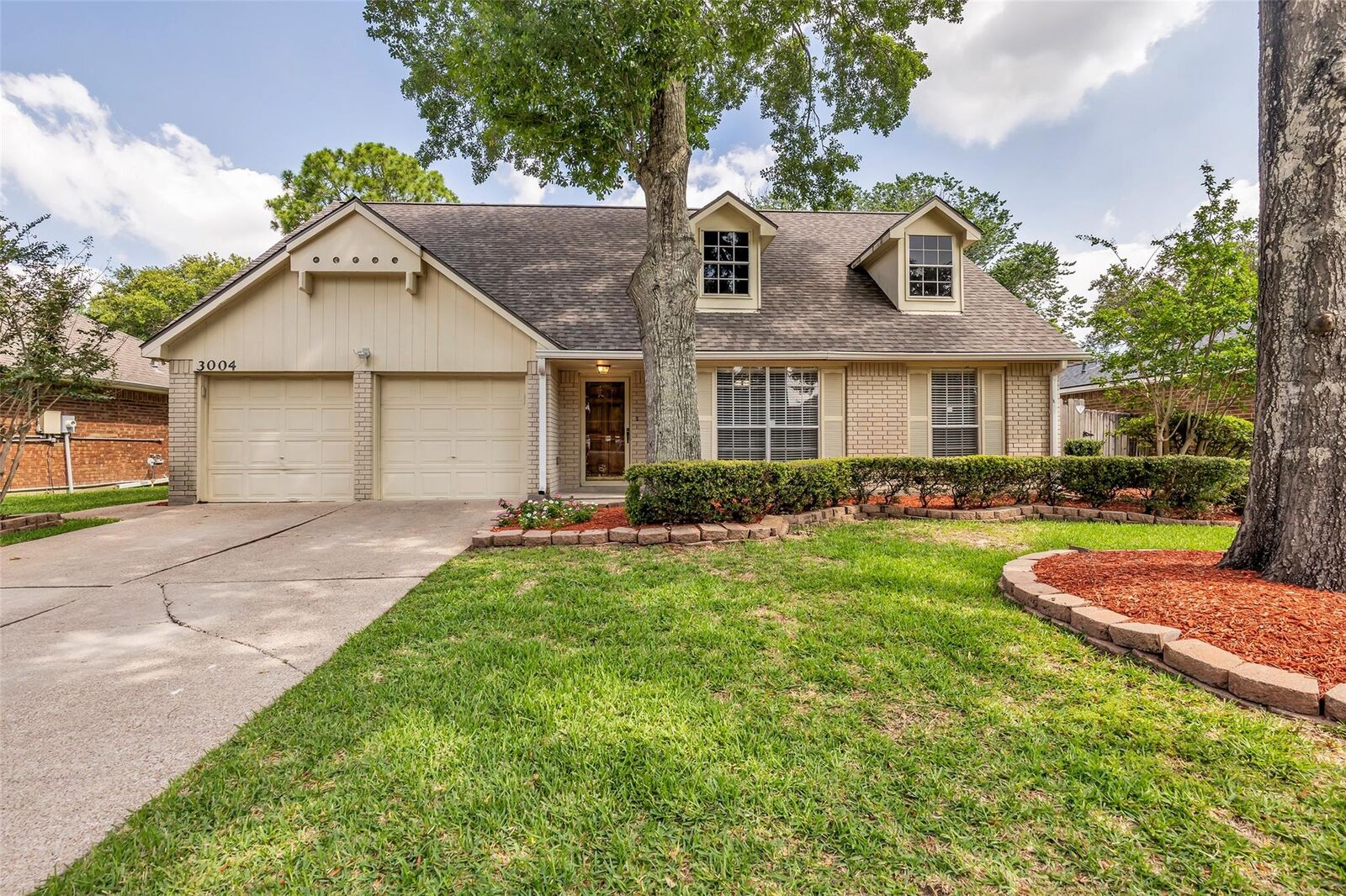 Property Photo:  3004 Cloverdale Drive  TX 77573 